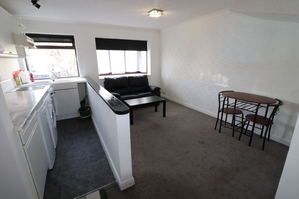 Property photo 2 of 8 Downstairs