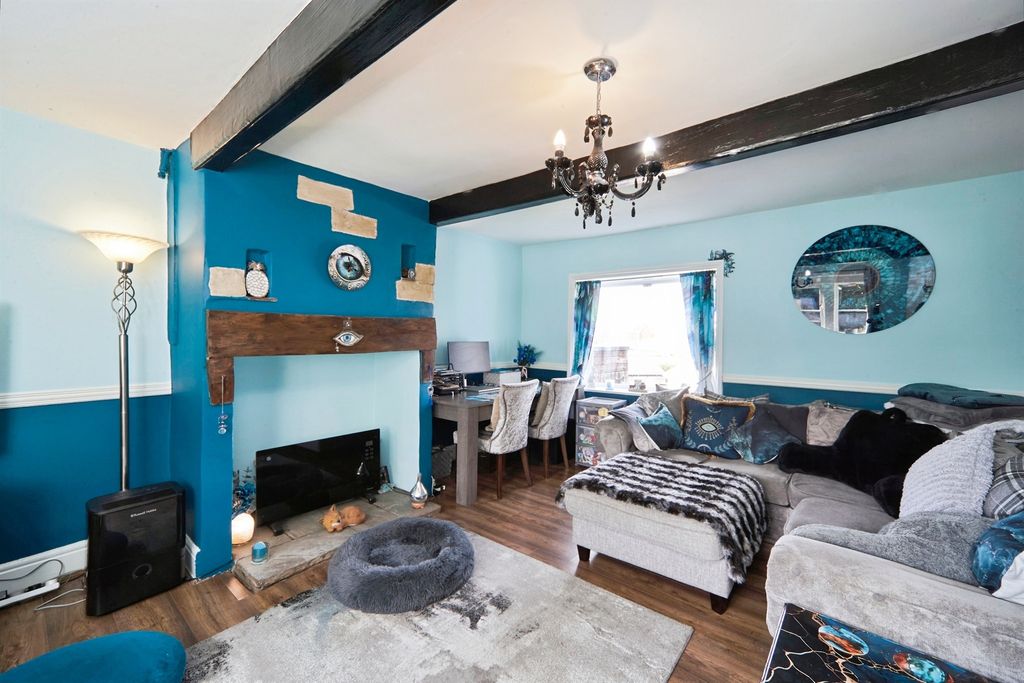 Property photo 2 of 19