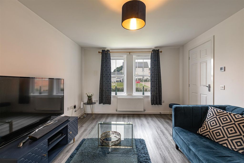 Property photo 3 of 56 22 Knoll Park Place Galashiels 09.Jpg