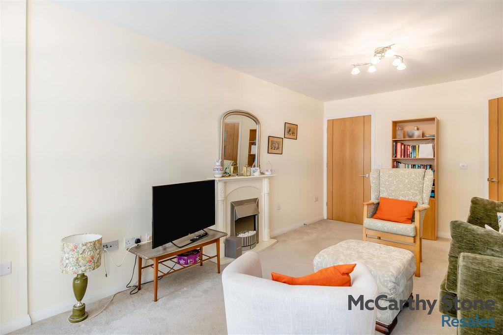 Property photo 3 of 51 8698499-Interior11.Jpg
