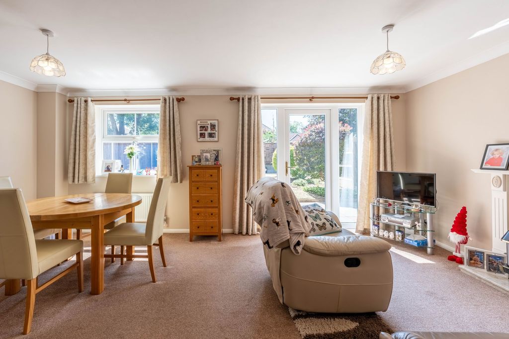 Property photo 2 of 16