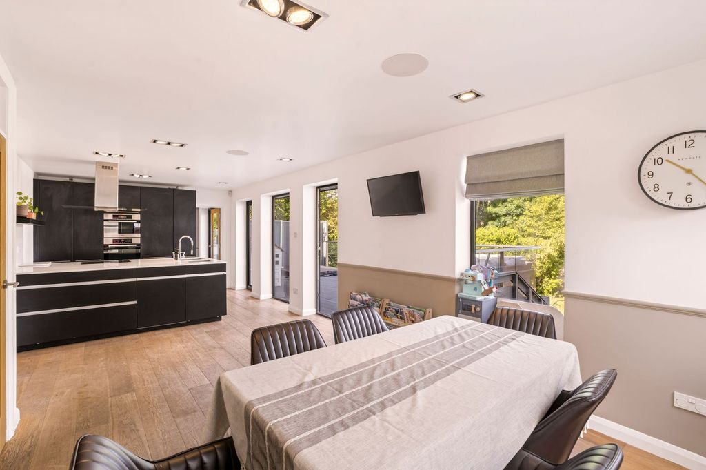 Property photo 3 of 42 Dining Area