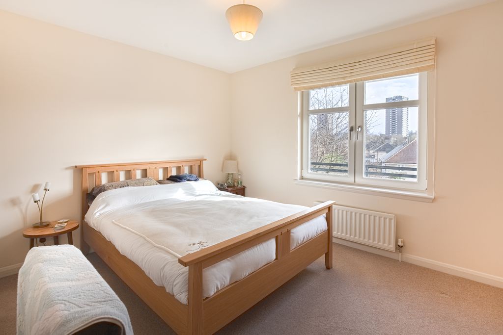 Property photo 3 of 10 Bedroomangle1