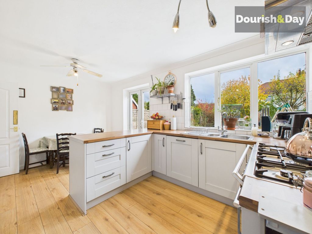 Property photo 3 of 26