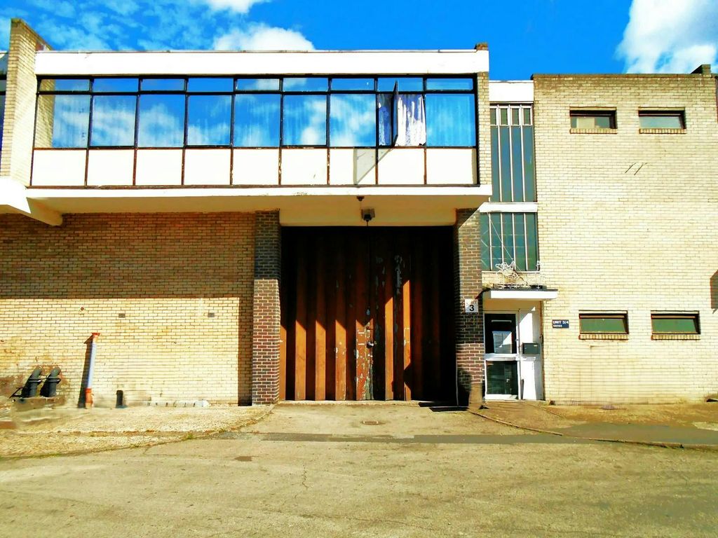 Property photo 1 of 2 Unit 3 - Lyndean Industrial Estate.Jpeg