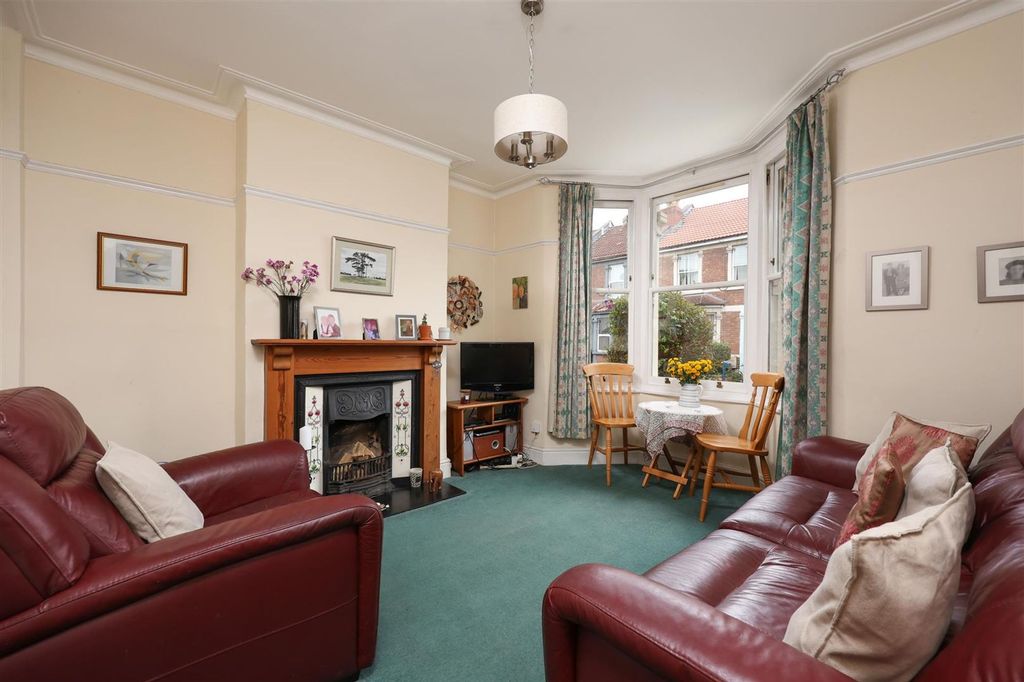 Property photo 2 of 13