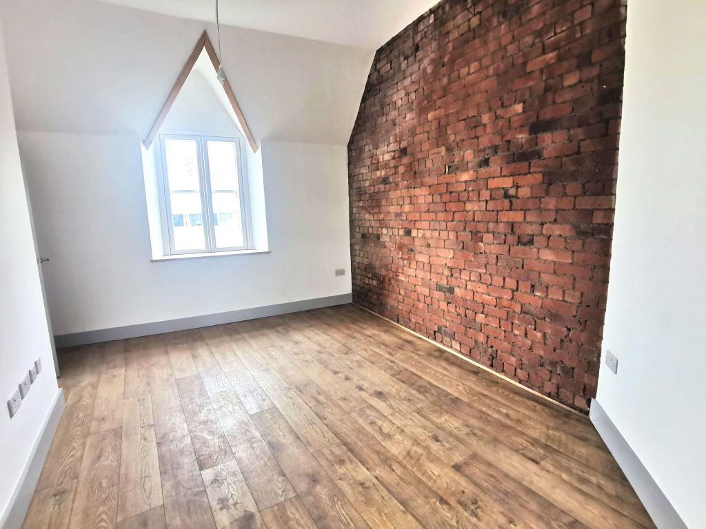 Property photo 2 of 8 Photograph 8