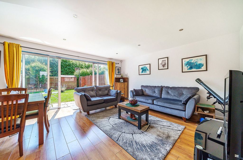 Property photo 2 of 15 988843 (4)c.Jpg