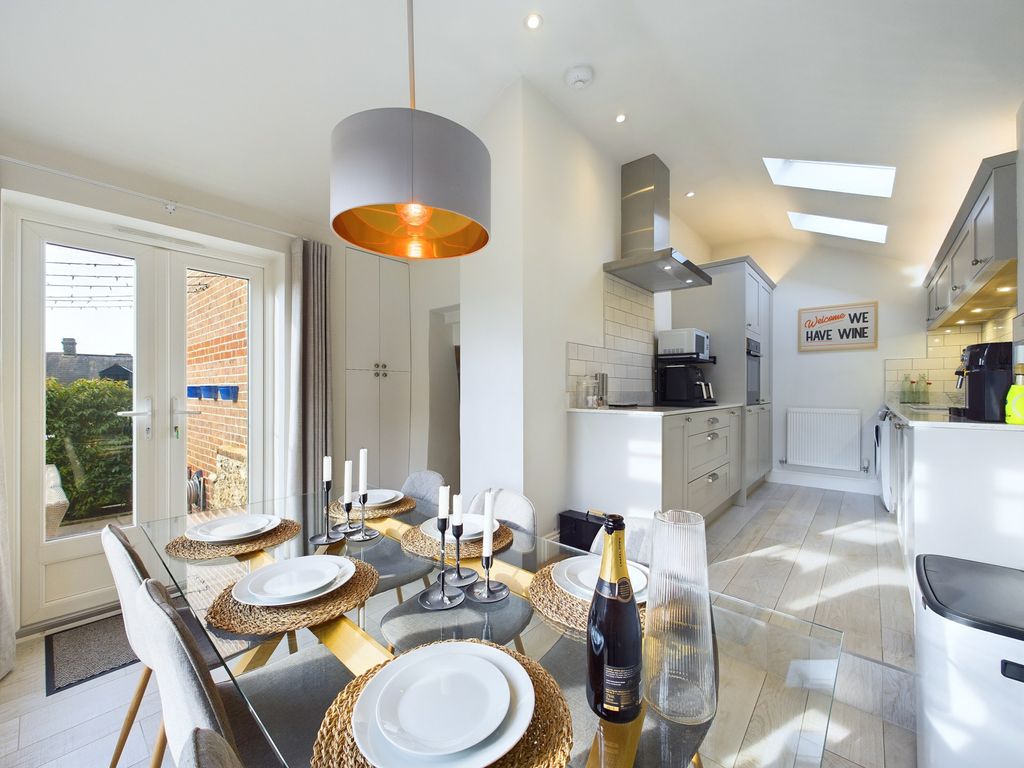 Property photo 2 of 17 10002205-Hr-2