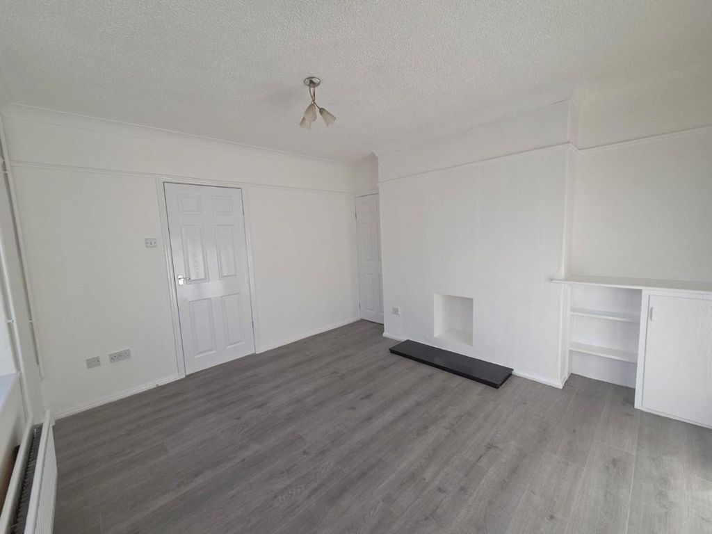 Property photo 2 of 15 Lounge.Jpeg