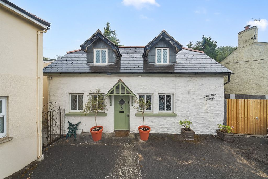 Property photo 1 of 20