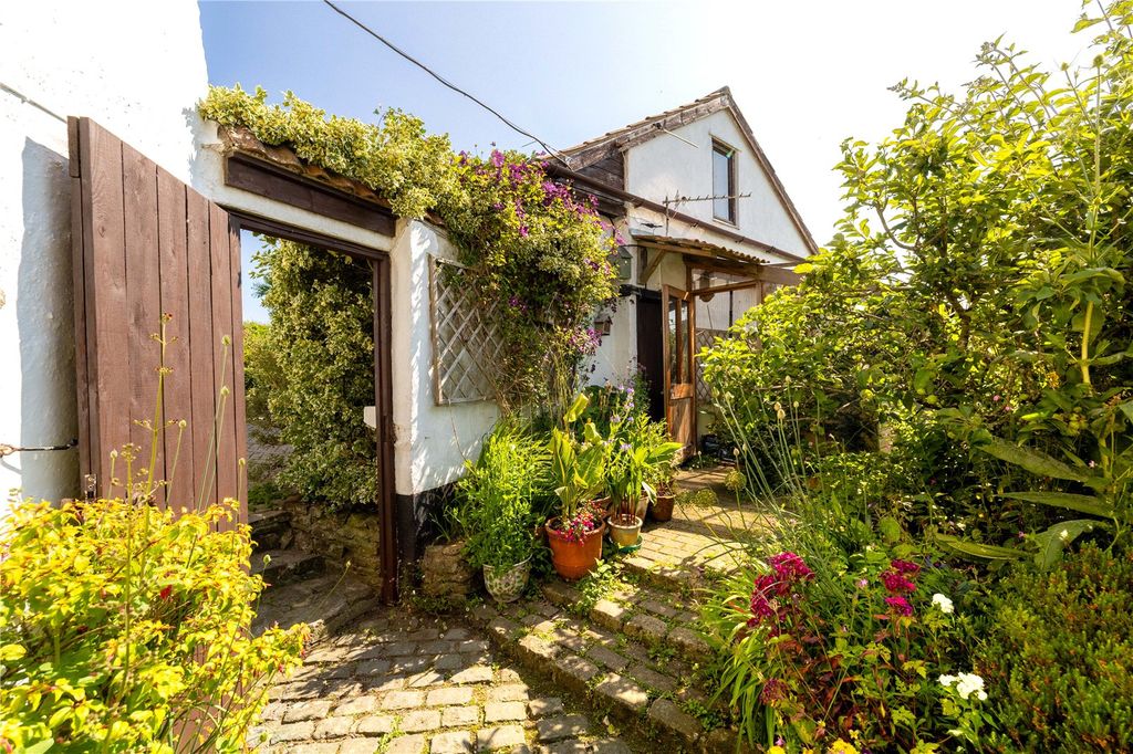 Property photo 2 of 41 Picture No. 37