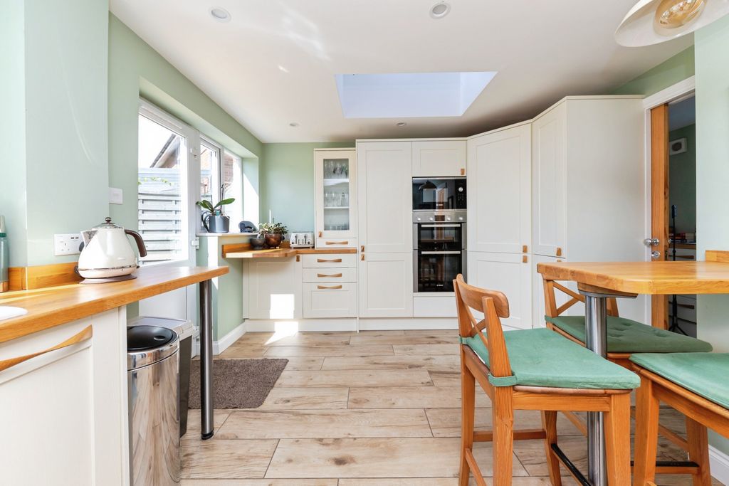 Property photo 2 of 26 Kitchen