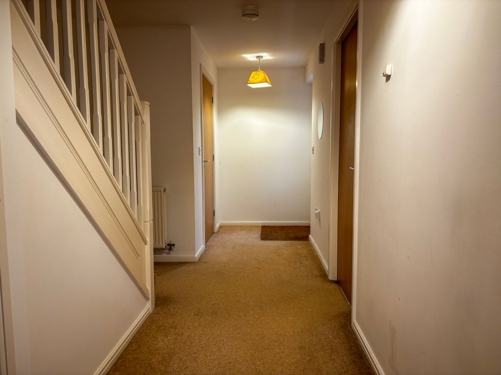 Property photo 3 of 23 Entrance Hall