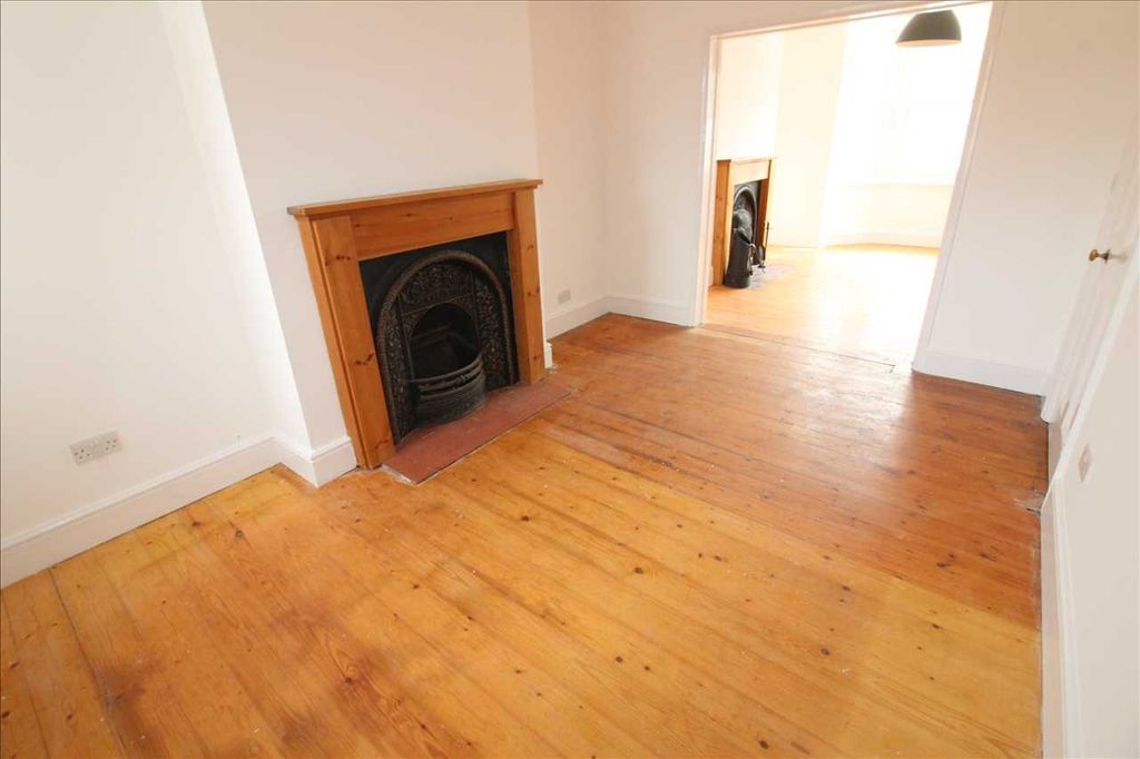 Property photo 3 of 18 Dining Room