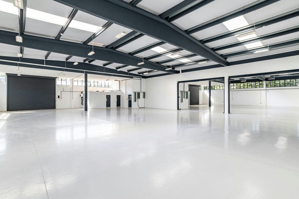 Property photo 3 of 6 Eldon Way 028.Jpg