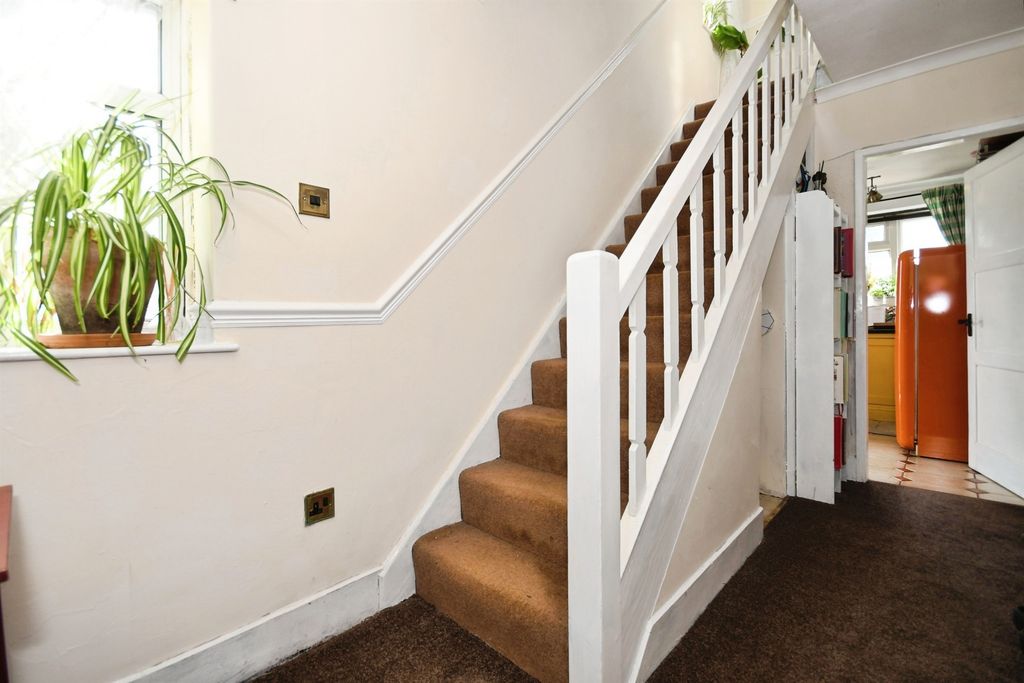 Property photo 3 of 24
