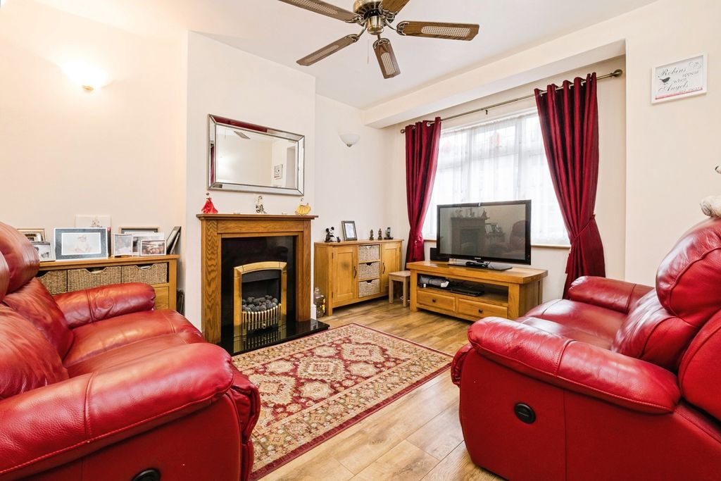 Property photo 3 of 19 Pbox-Img.Jpg