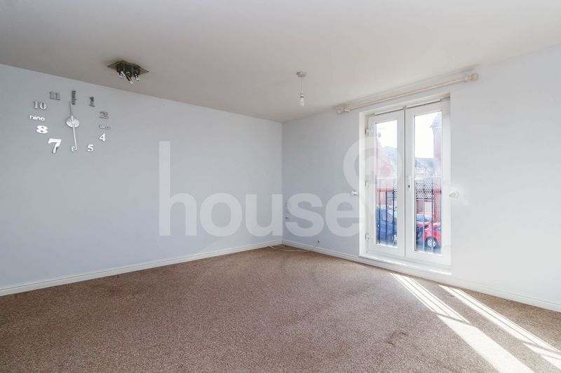 Property photo 3 of 9 Photo 7