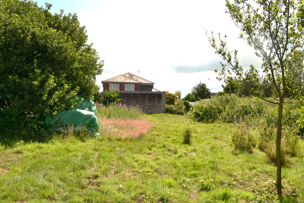 Property photo 2 of 5