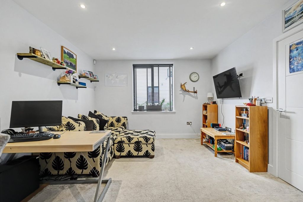 Property photo 3 of 8