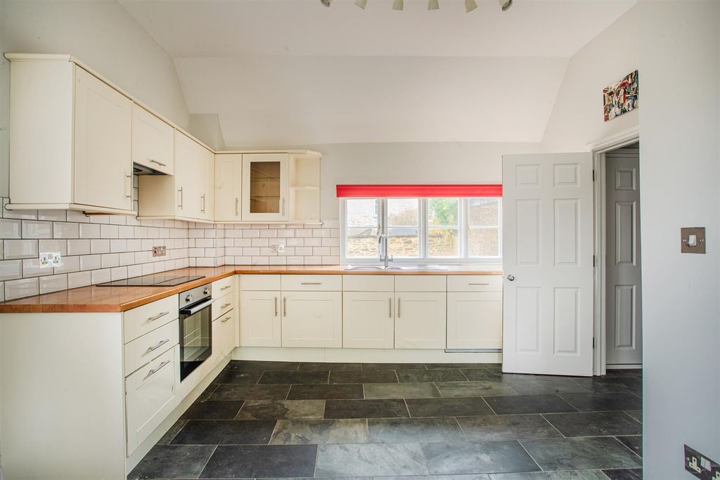 Property photo 3 of 12 A05I5831.Jpg