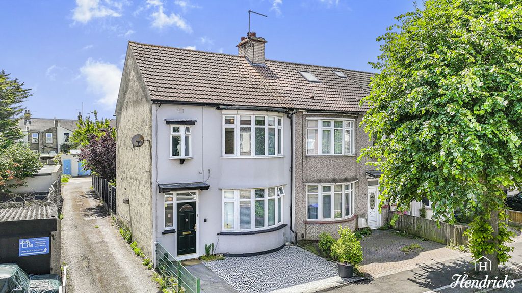 Property photo 1 of 27