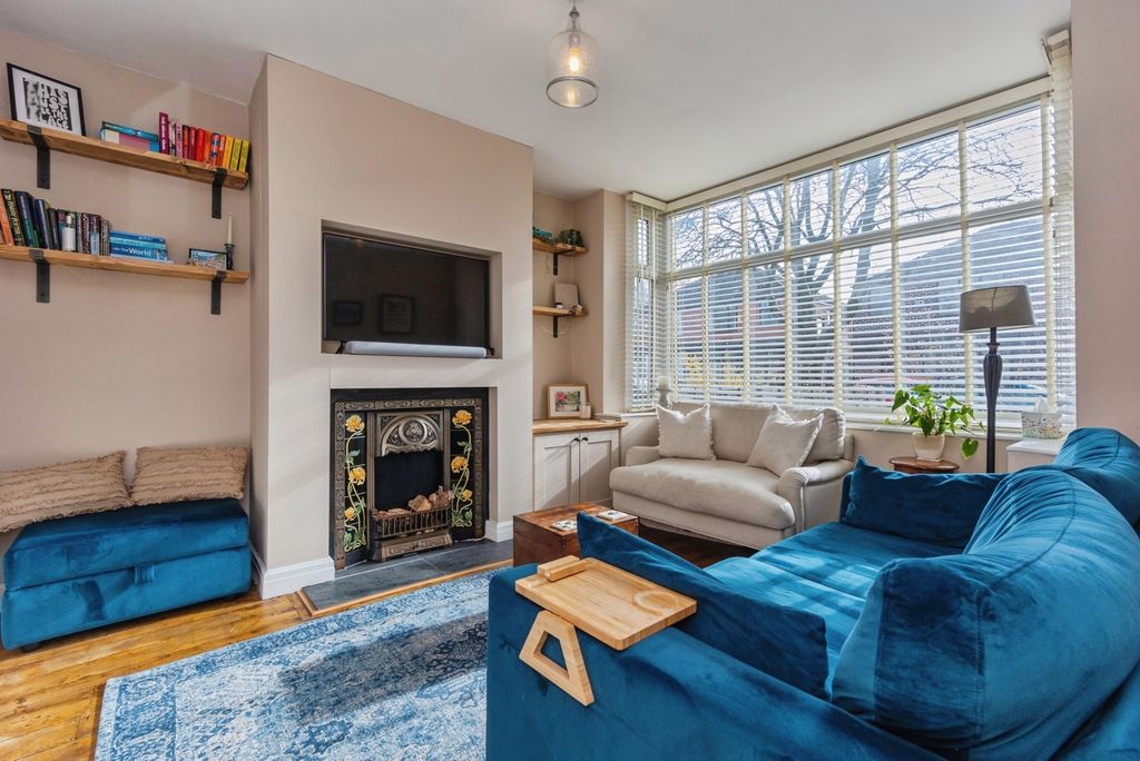 Property photo 2 of 27 Pbox-Img.Jpg