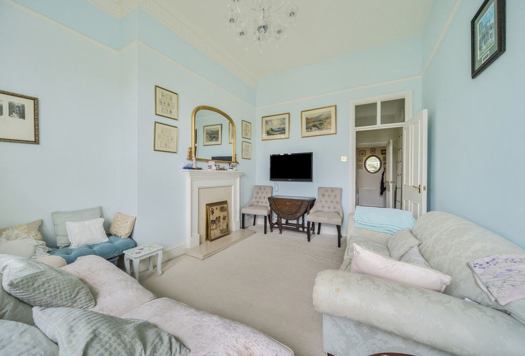 Property photo 3 of 10 Sitting Room