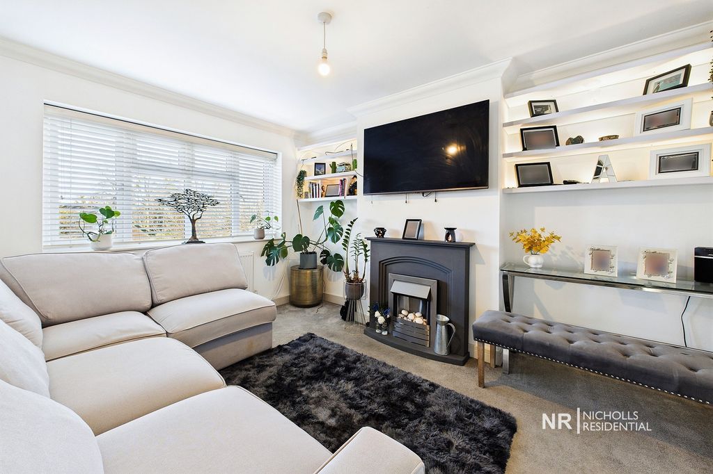 Property photo 3 of 13 Living Room