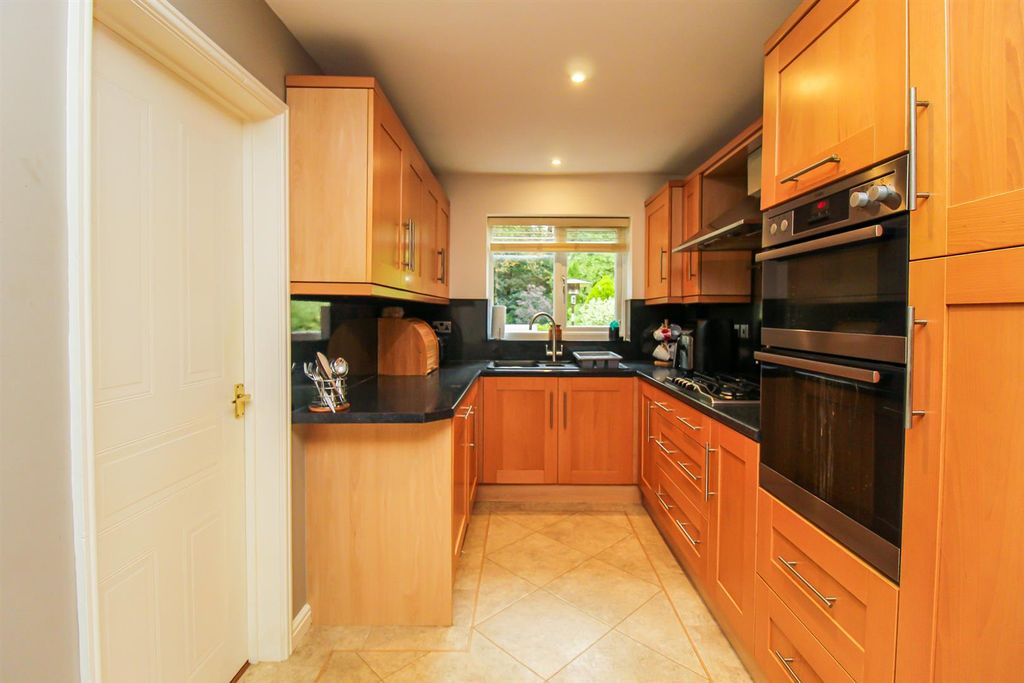 Property photo 3 of 15 Kitchen Breakfast Room