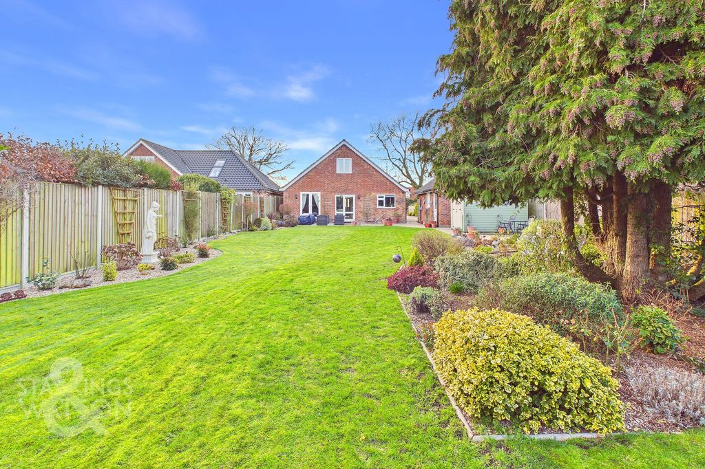 Property photo 2 of 34