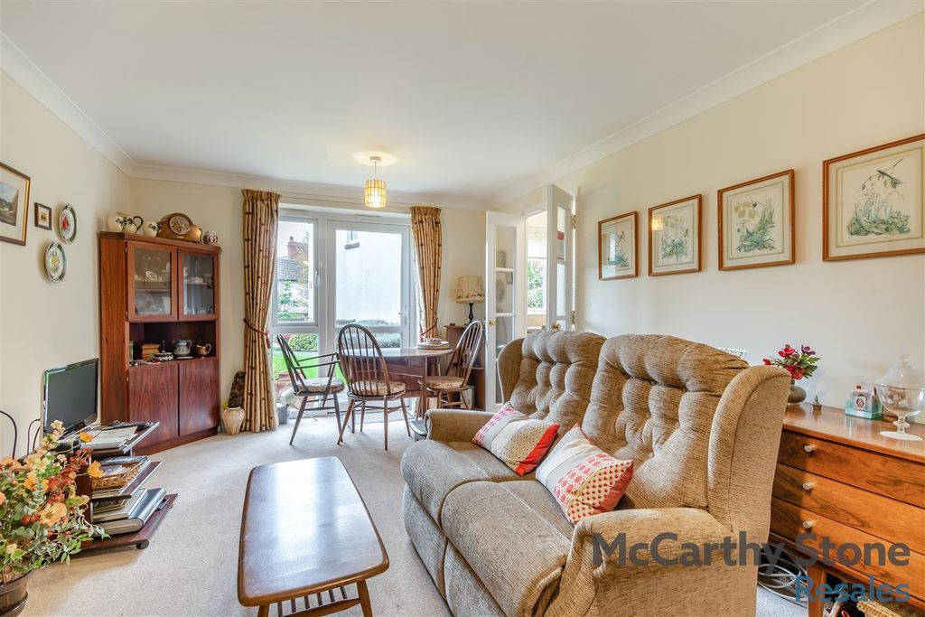 Property photo 2 of 24 8668650-Interior02.Jpg