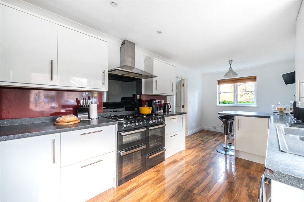 Property photo 3 of 25 Picture No. 35