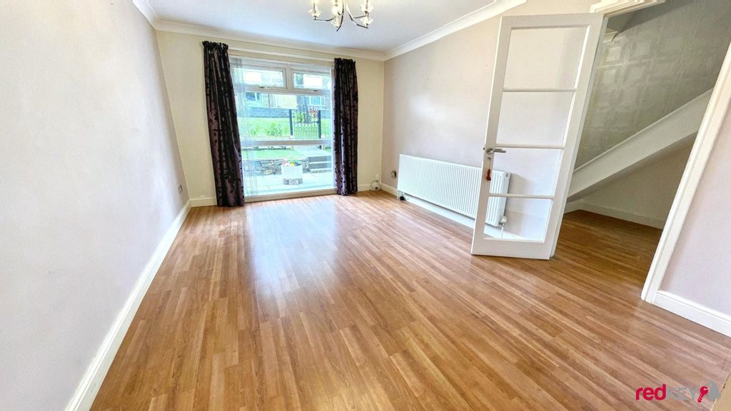 Property photo 2 of 12 Lounge