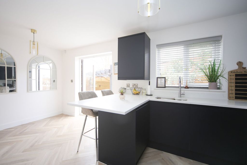 Property photo 3 of 29