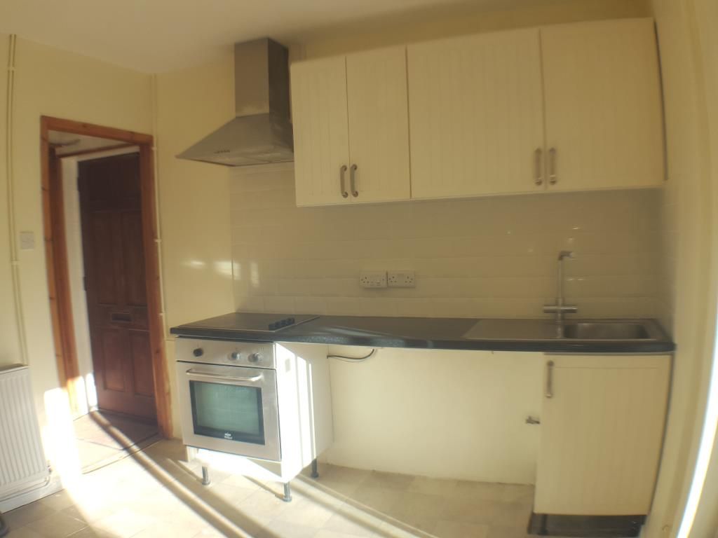 Property photo 2 of 8 Kitchen