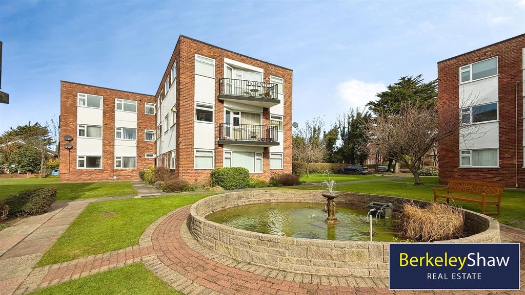 Property photo 2 of 10 External (2)