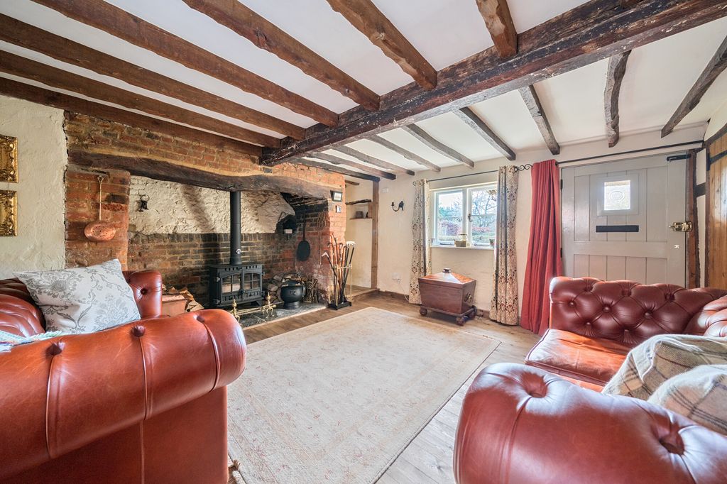 Property photo 2 of 21