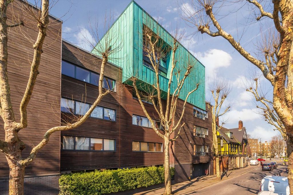 Property photo 1 of 8