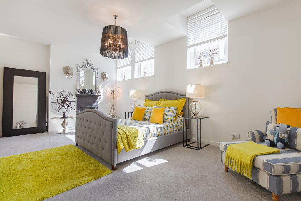 Property photo 2 of 14 Bedroomangle2