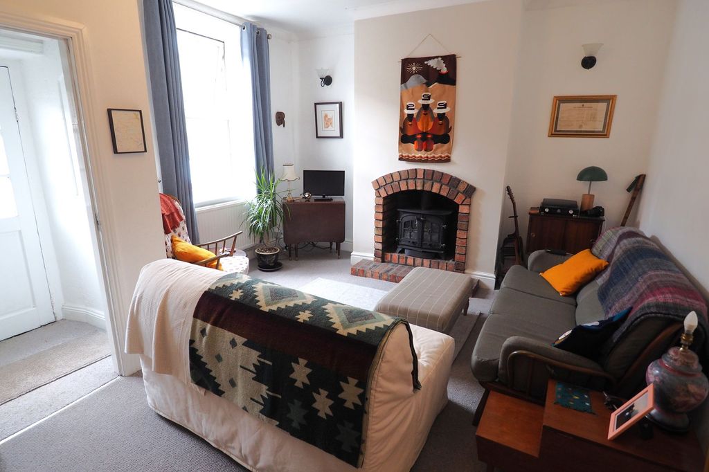 Property photo 3 of 12