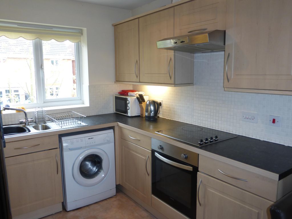 Property photo 2 of 9 Kitchen