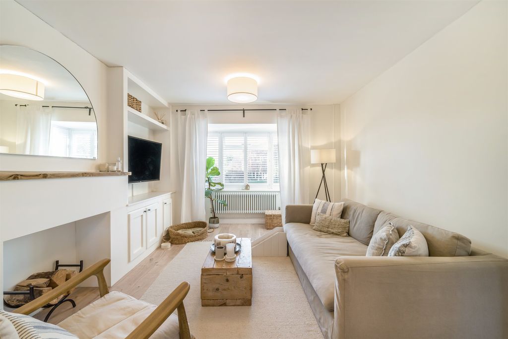 Property photo 3 of 25