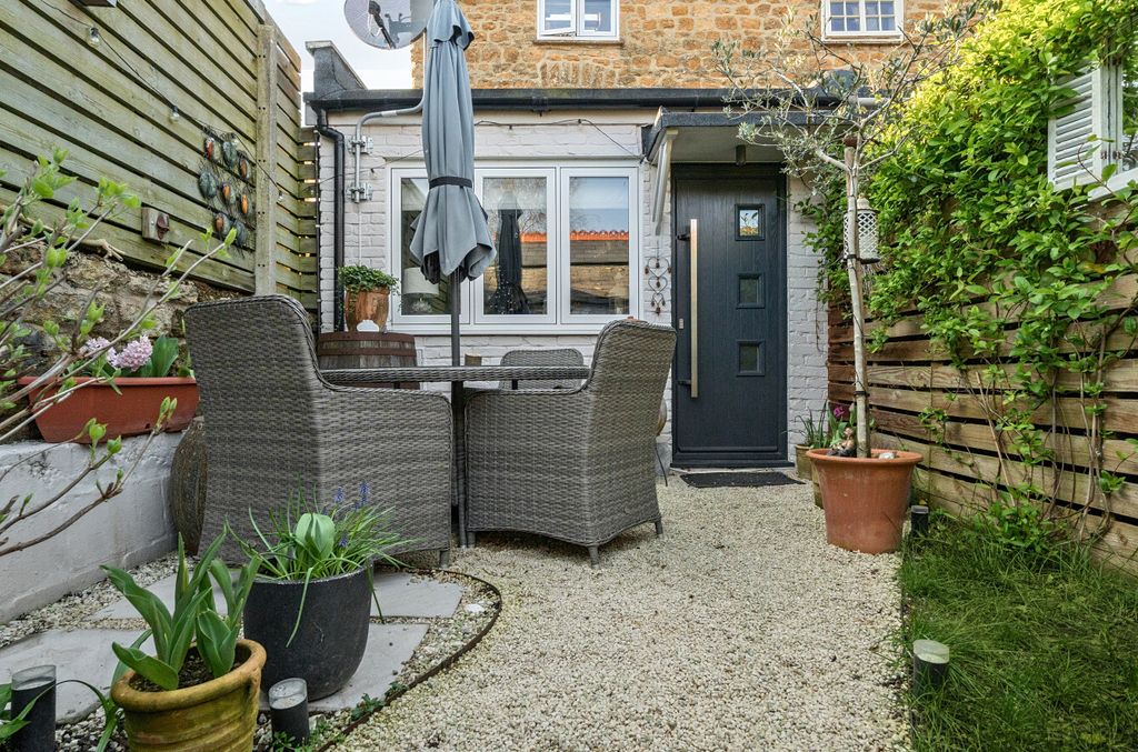 Property photo 1 of 13 Garden