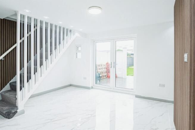 Property photo 3 of 17 Image