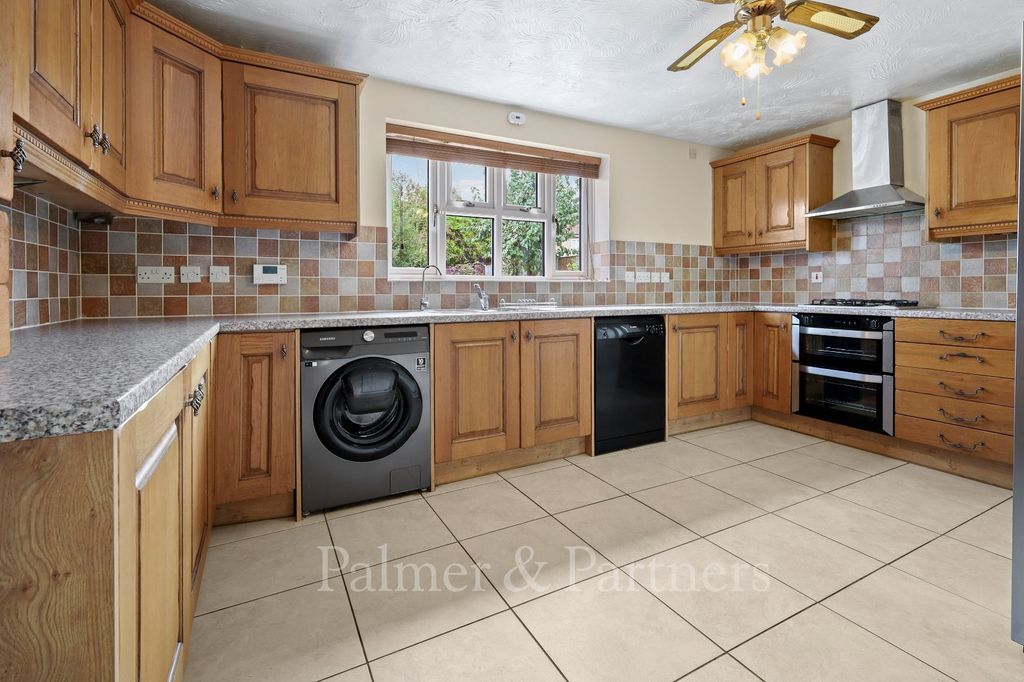 Property photo 3 of 18 Picture No. 08