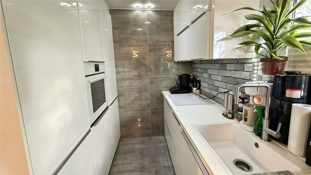 Property photo 3 of 12 Kitchen
