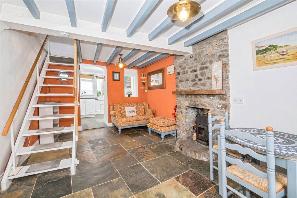 Property photo 3 of 15 Living/Dining