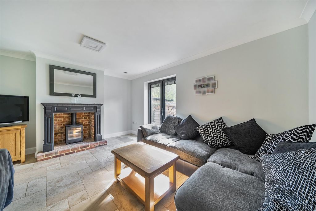 Property photo 3 of 26 1356344-22-68d1745F5B7Ca.Jpg